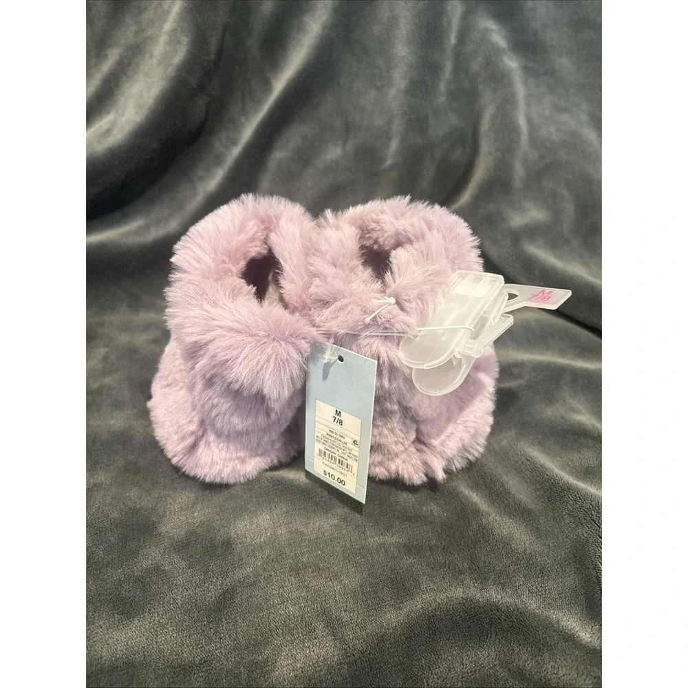 Cat & Jack  Purple/Dallas Fuzzy‎ Slippers Girls Size M 7-8